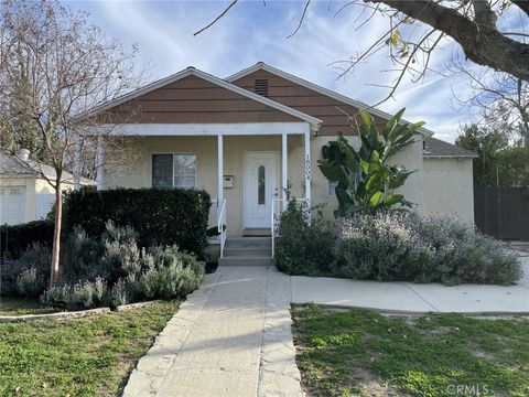 Photo of 18004 Martha Street, Encino, CA 91316 (MLS # SR26044735)