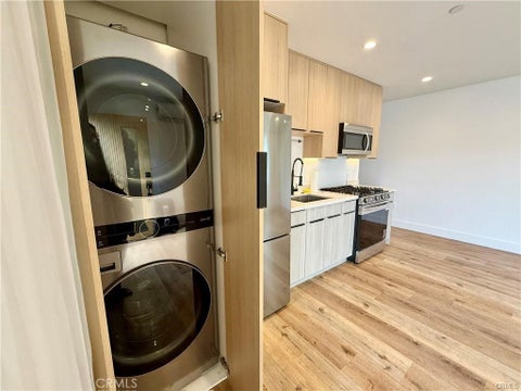 Photo of 6902 Corbin Avenue, Reseda, CA 91335 (MLS # SR26144379)