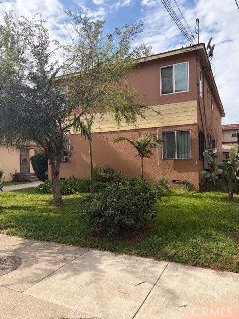 Photo of 129 N Oak St, Inglewood, CA 90301 (MLS # CV26029020)