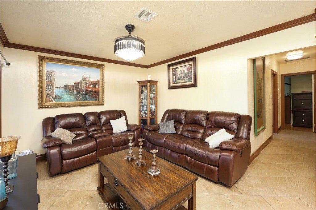 1307 S Cliveden