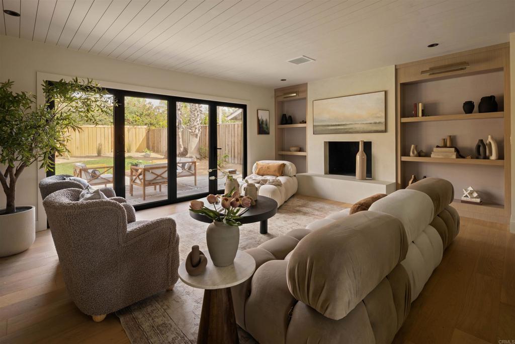 2206 Francisco Dr