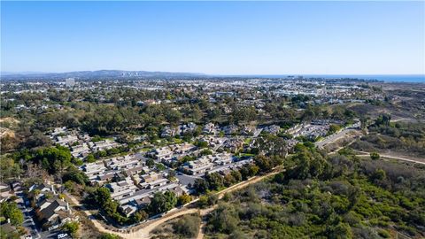 Photo of 19 Seabird Court, Newport Beach, CA 92663 (MLS # NP26090726)