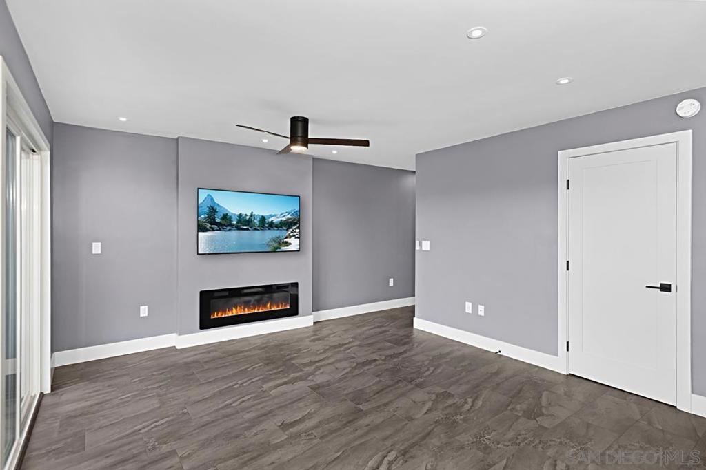 3065 Cowley Way 46