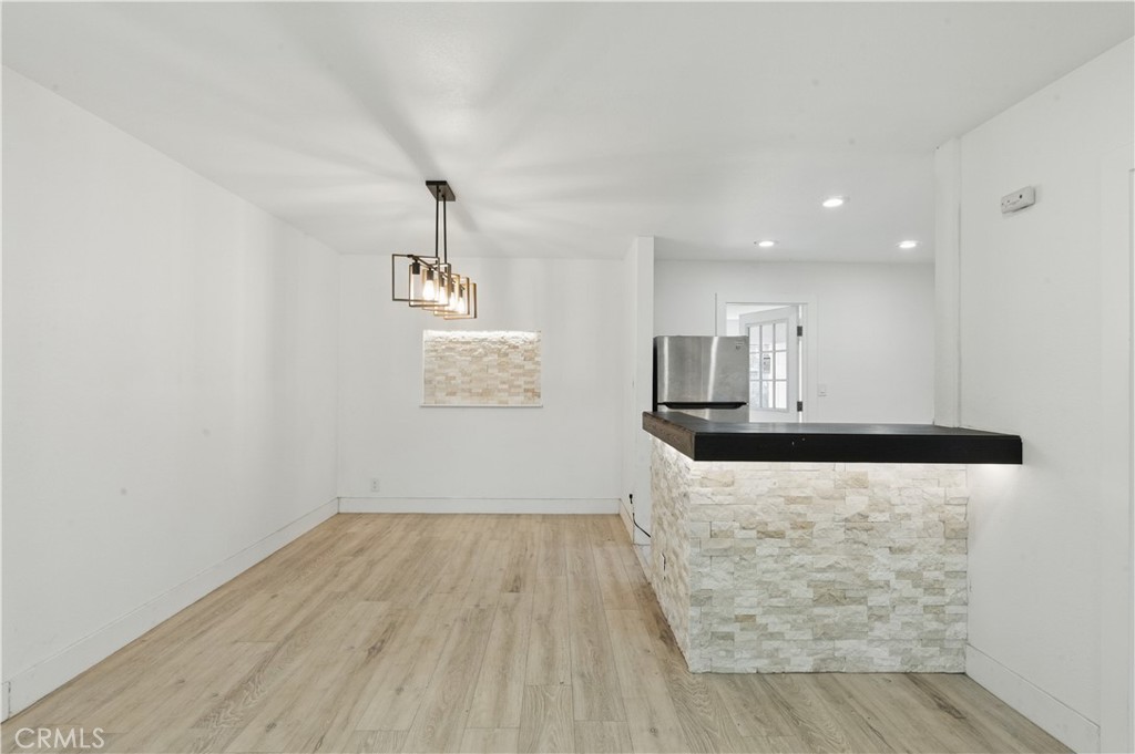 2322 W Borchard Avenue