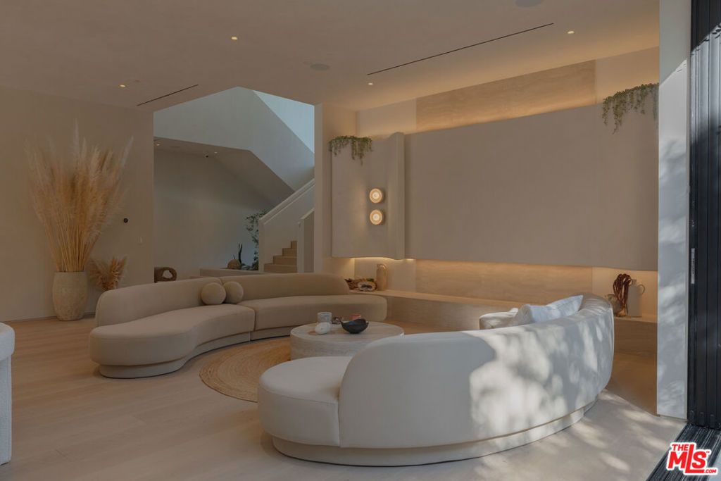 Photo of 17177 Adlon Road, Encino, CA 91436 (MLS # 26657547)