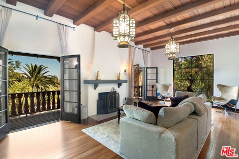 Photo of 3475 N Knoll Drive, Los Angeles, CA 90068 (MLS # 26993831)