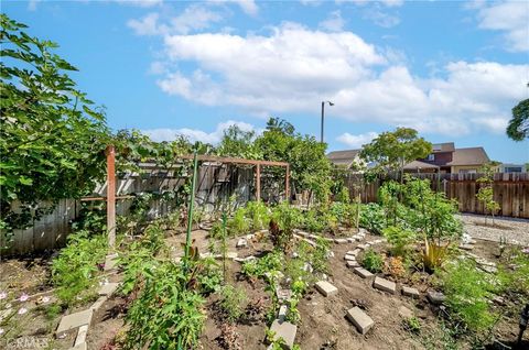 Tiny photo for 2401 El Portal Way, Oxnard, CA 93035 (MLS # SR25198673)