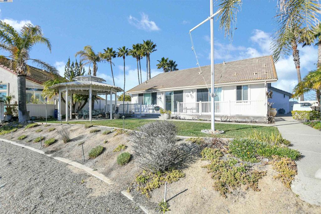 DELTA WATERFRONT ACCESS - Residential