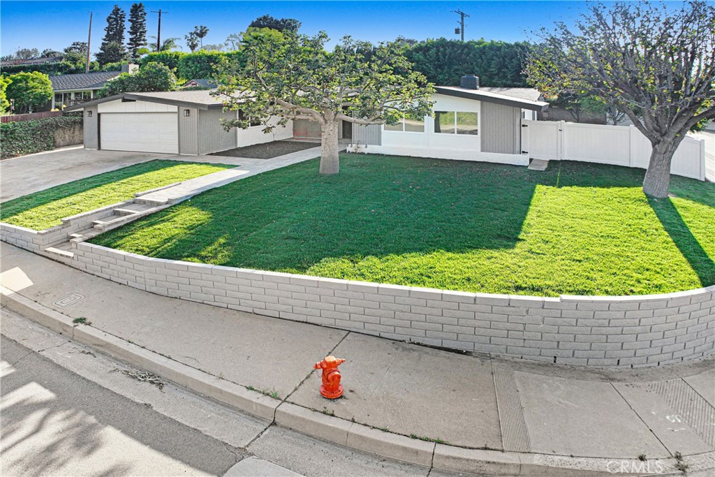 1308 E Sunview Drive