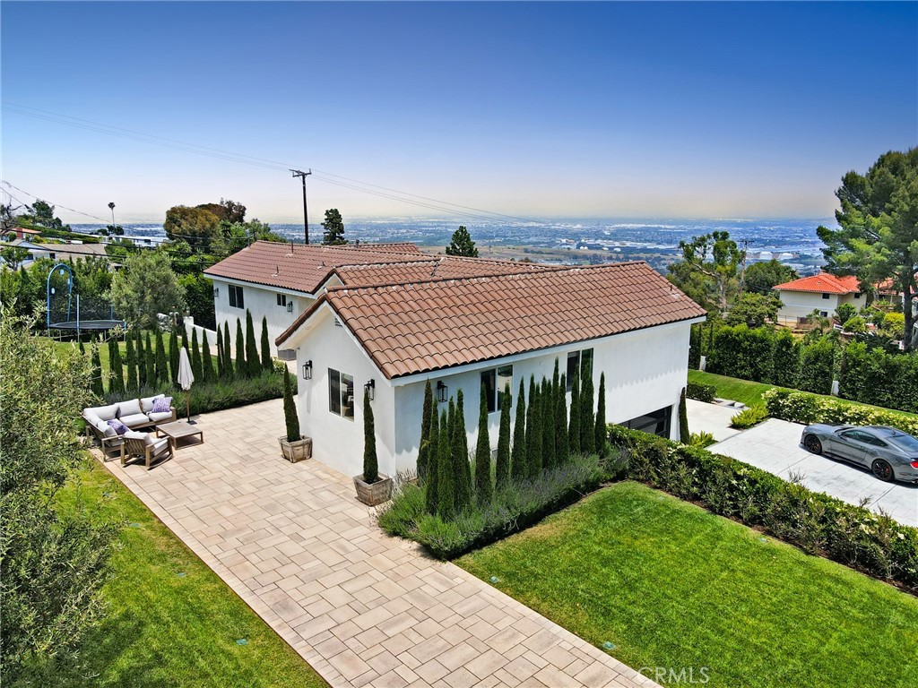3808 Palos Verdes E
