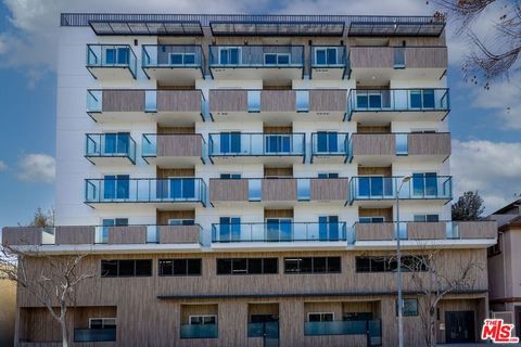 Photo of 3657 Motor #300, Los Angeles, CA 90034 (MLS # 26650639)