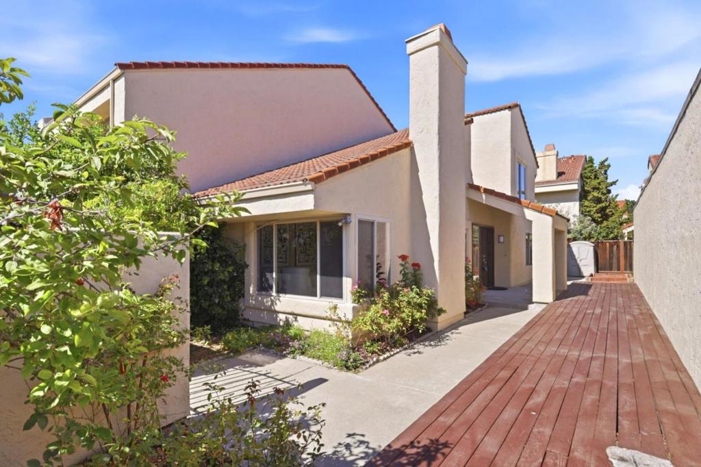 26 Lido Circle
