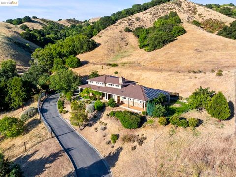 Photo of 17478 Cull Canyon Rd Rd, Castro Valley, CA 94552 (MLS # 41119509)