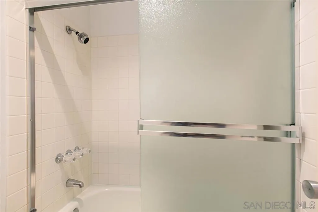 San Diego, California 92130, United States, 2 Bedrooms Bedrooms, ,2 BathroomsBathrooms,Residential,Active,168316