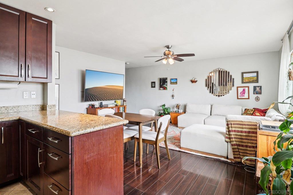 2266 Grand 23