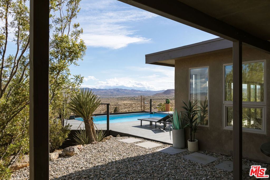 59856 Sun Mesa Drive