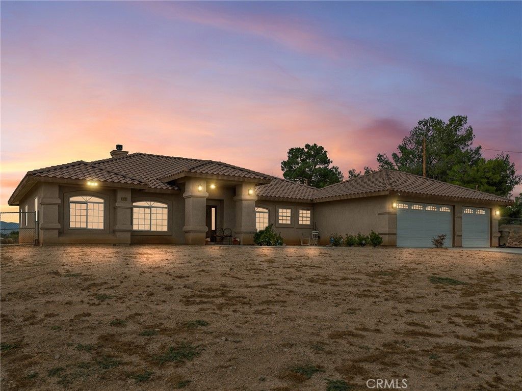 Photo of 18707 Hercules St, Hesperia, CA 92345 (MLS # HD25241536)