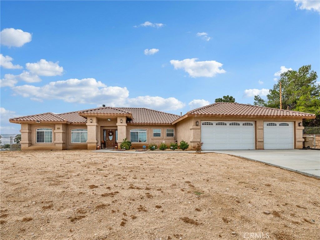 Photo of 18707 Hercules St, Hesperia, CA 92345 (MLS # HD25241536)