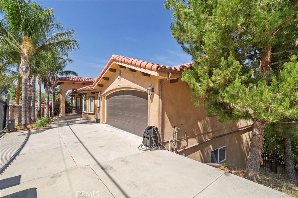 Photo of 9369 Hillrose St, Sunland, CA 91040 (MLS # CV26062388)