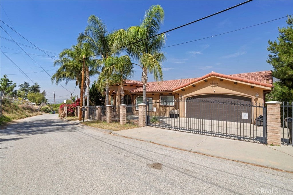 9369 Hillrose St, Sunland CA 91040