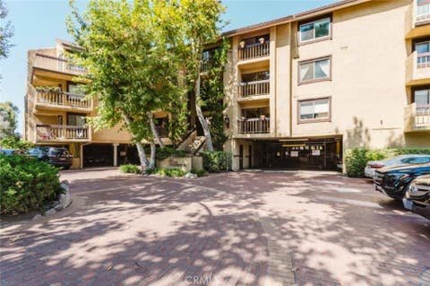 Property photo of 3481 Stancrest Drive 334, Glendale, CA 91208