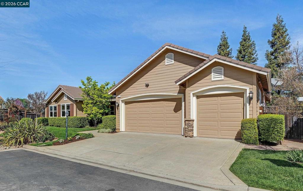 5 Pardi Ln