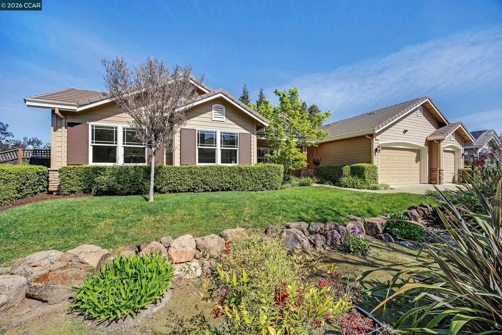 Photo of 5 Pardi Ln, Clayton, CA 94517 (MLS # 41126568)