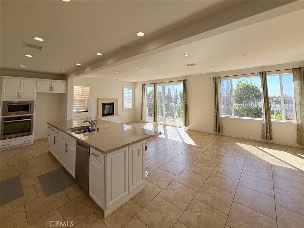 2700 E Coalinga Drive