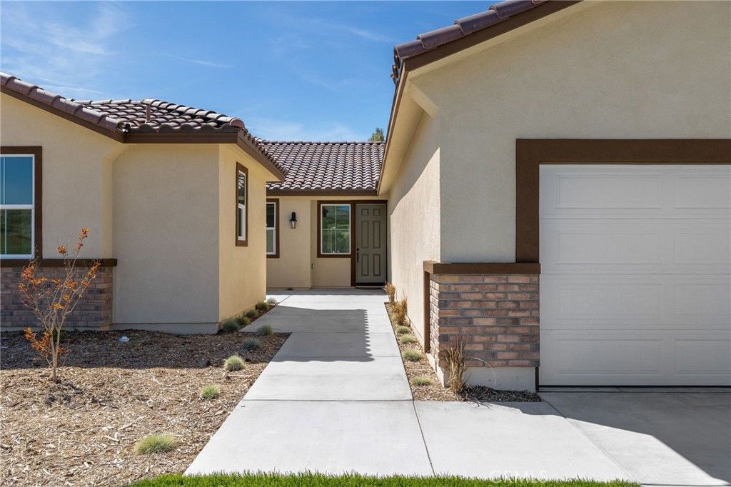 Photo of 5613 Levanto Ave, Bakersfield, CA 93306 (MLS # CV25241776)