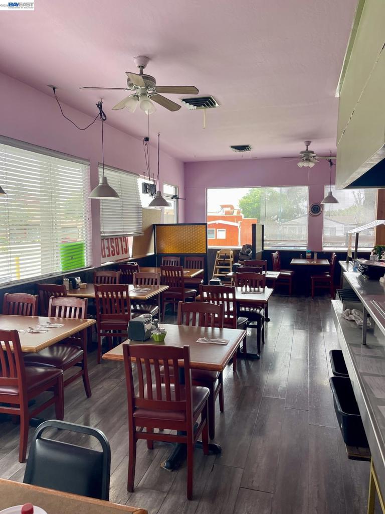 21458 Foothill Blvd