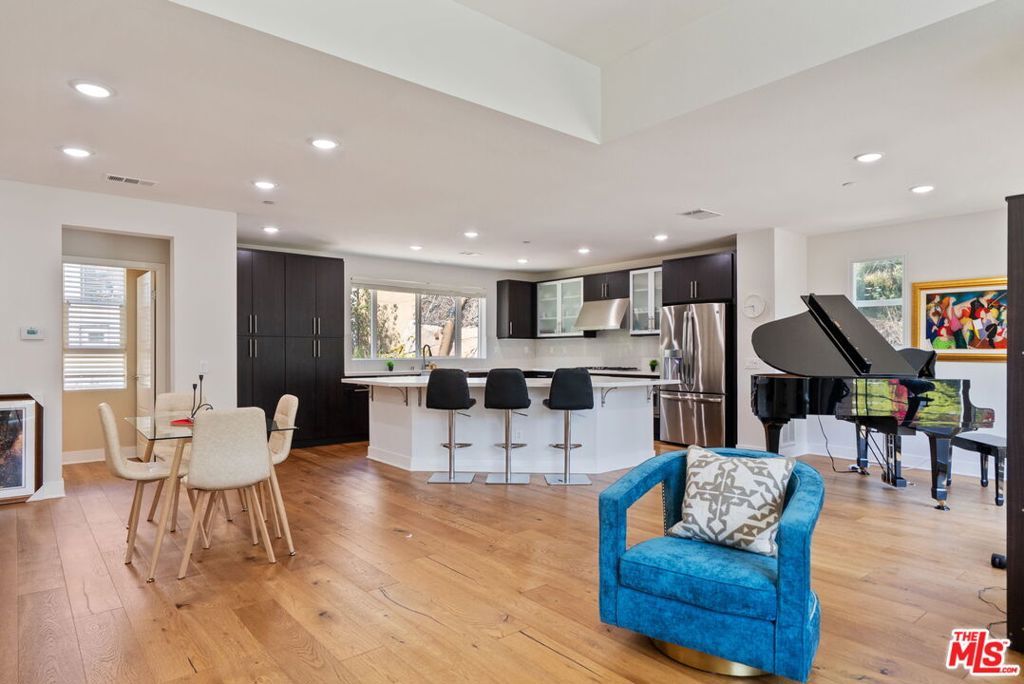 Photo of 2780 N Wright Lane, Los Angeles, CA 90068 (MLS # 25571413)