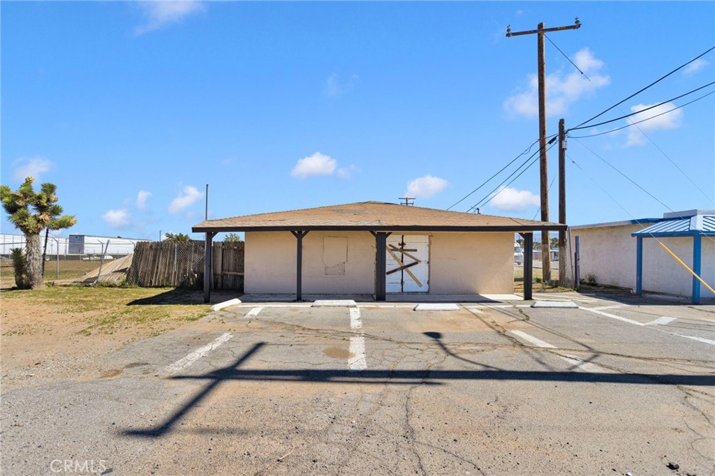 9777 Tamarisk Avenue