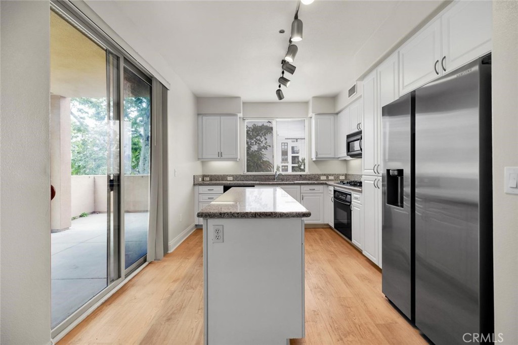 8355 Station Village 4212