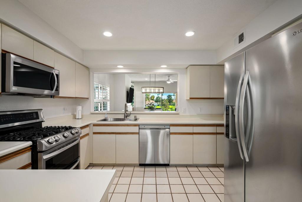 Desert Falls C.C. - Residential Lease