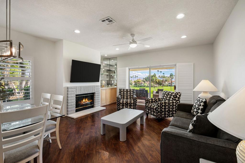 Desert Falls C.C. - Residential Lease