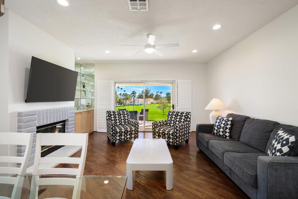 Desert Falls C.C. - Residential Lease