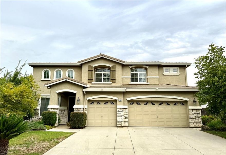 Welcome to this beautiful two-story home in a gated golf course community! Offering 4 spacious

bedrooms and 3 bathrooms, this residence boasts stunning bamboo flooring, an open kitchen with

granite countertops, double ovens, and a flowing floor plan perfect for entertaining. Step outside to enjoy

your private yard filled with mature fruit trees, while across the street, a large green space provides a

peaceful view. With a 3-car garage, modern upgrades, and the charm of resort-style living, this home is

the perfect blend of comfort and luxury. Bedroom and Bathroom vary from tax record buyer to verify.