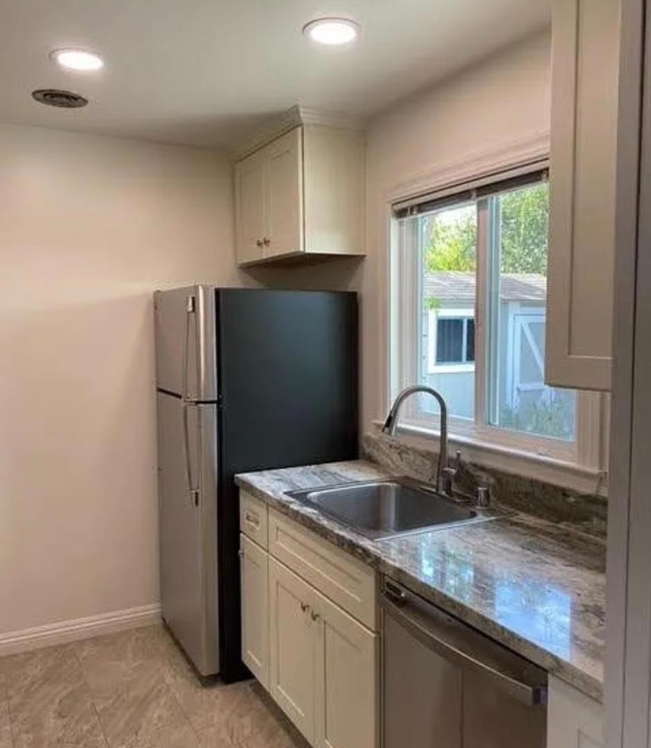 14811483 Pompey Drive