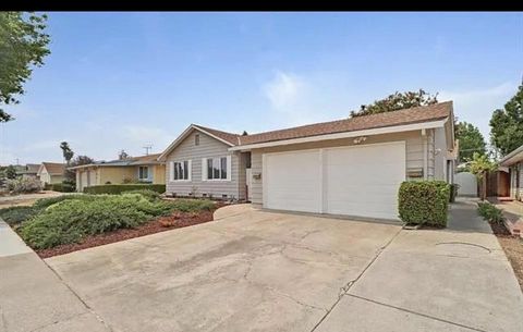 Photo of 14811483 Pompey Drive, San Jose, CA 95128 (MLS # ML82039278)