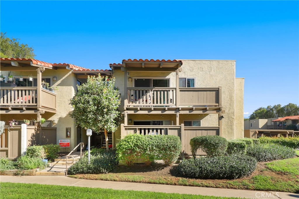 1345 Cabrillo Park N04