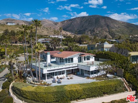 Photo of 32054 PACIFIC COAST HIGHWAY, Malibu, CA 90265 (MLS # 25486371)