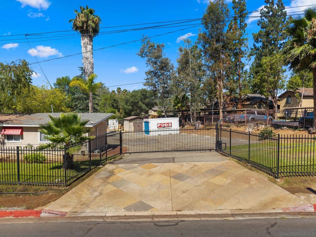 2005 S Escondido Blvd