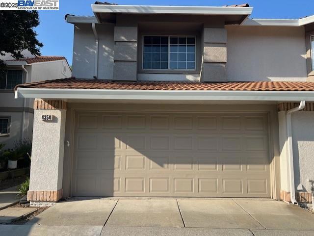 Desirable Somerset community, this 3 bed 2.5 bath home with 2 car garage provides ample storage space, private patio, community pool, playground and guest parking. Conveniently located next to Blackhawk Plaza and Safeway. Offering a variety of restaurant, shopping and entertainment experiences. Situated within top-rated school district.