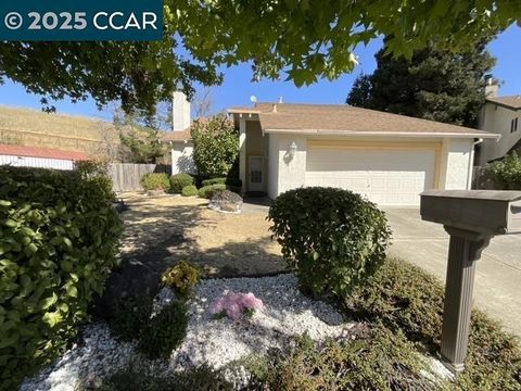 Photo of 403 Gerald Court, Benicia, CA 94510 (MLS # 41102780) Photo of 403 Gerald Court, Benicia, CA 94510 (MLS # 41102780)