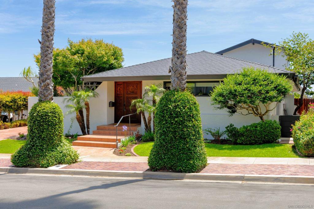 821 Moana Dr