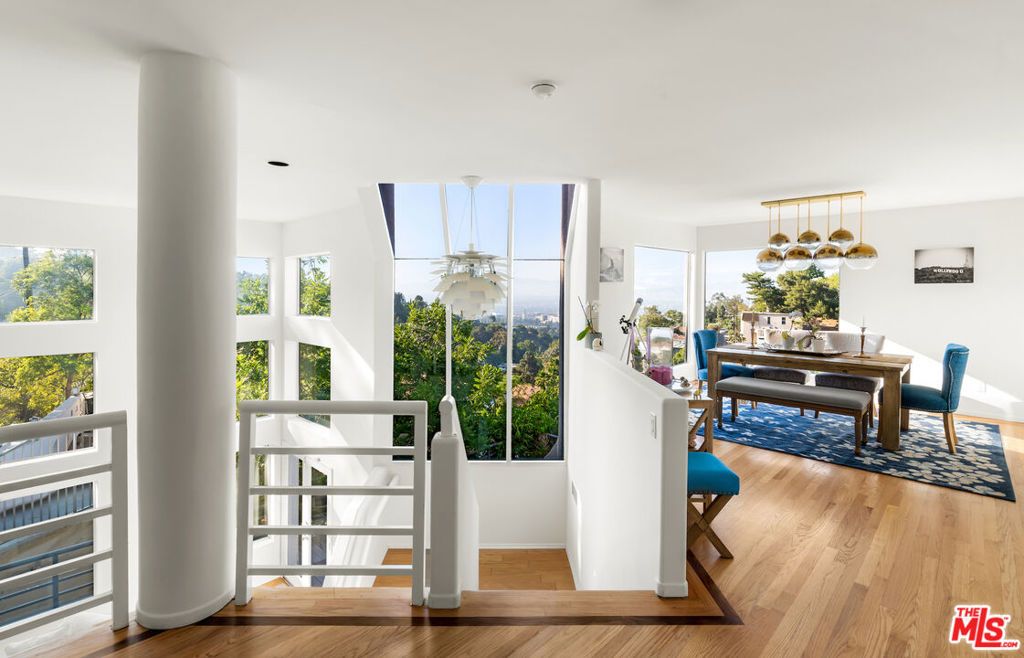 Photo of 7265 Caverna Drive, Los Angeles, CA 90068 (MLS # 25577027)