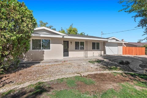 Photo of 9812 Redwood AVE, Hesperia, CA 92345 (MLS # MB26179449)
