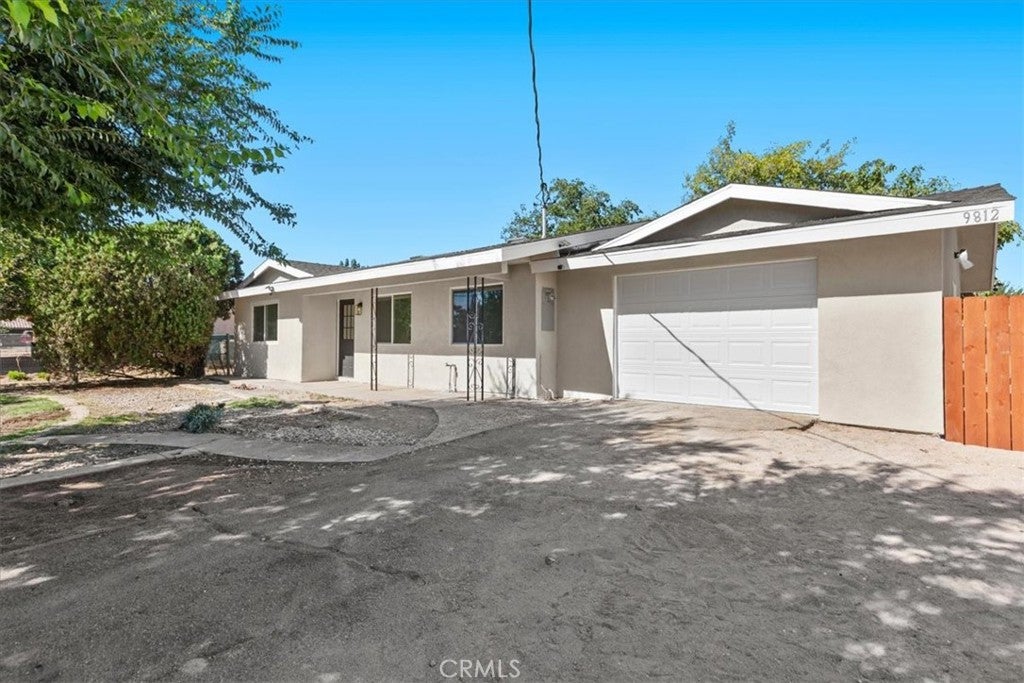 9812 Redwood