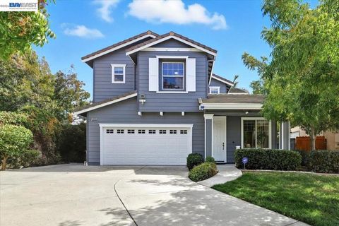 Photo of 38393 Amaryllis Pl Pl, Newark, CA 94560 (MLS # 41128730)