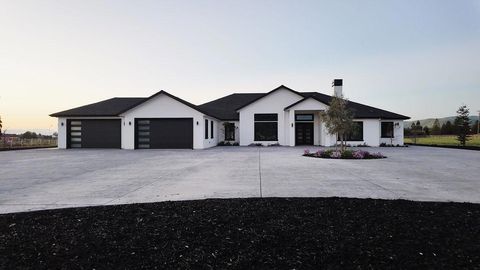 Photo of 600 Torrano Court, Hollister, CA 95023 (MLS # ML82037748)